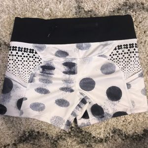 Lululemon black and white speed running shorts